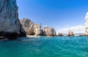 méxico, los cabos, excursiones en barco al destino turístico arco de cabo san lucas, el arco y playas foto