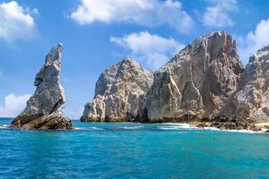 méxico, los cabos, excursiones en barco al destino turístico arco de cabo san lucas, el arco y playas foto