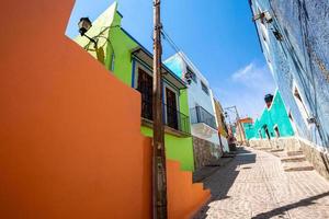 guanajuato, méxico, coloridas calles coloniales y arquitectura en el centro histórico de guanajuato foto