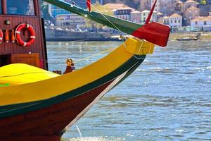 porto, famosos barcos del río douro foto
