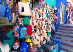 méxico, calles coloniales y arquitectura colorida de san jose del cabo en el centro histórico foto