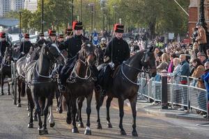 Londres, Reino Unido, 2005. Hussars desfilando a caballo en el espectáculo del alcalde foto