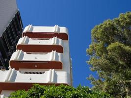 marbella, andalucia, españa, 2014. bloque de apartamentos foto