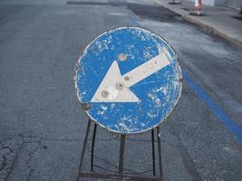 direction arrow sign photo