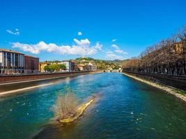 hdr río adigio en verona foto