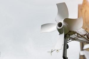 primer plano de generador de viento hecho a mano, energía libre foto