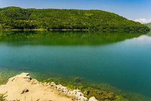 Lago grliste cerca de Zajácar en el este de Serbia foto