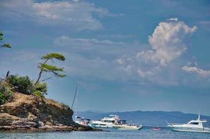 las espléndidas playas de arena de la isla de porquerolles, hyeres en francia. el mar caribe en europa foto