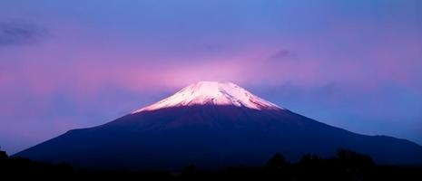 cierra el monte fuji por la mañana. foto