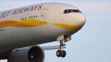jet airways boeing 777 acercándose video