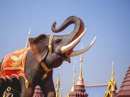 elefante y templo foto
