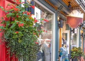 canadá, antiguas atracciones turísticas de la ciudad de quebec, petit champlain ciudad baja y distrito comercial foto