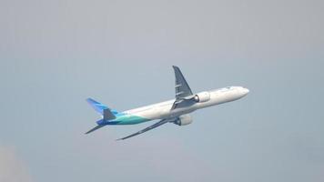 Boeing 777 of Garuda Indonesia video