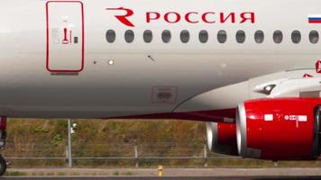 Sukhoi of Rossiya, side view video