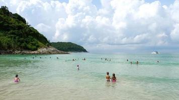 praia de nai harn, ao sul da ilha de phuket
