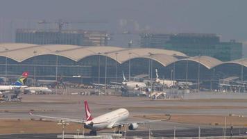 avión de cathay dragon despegue video