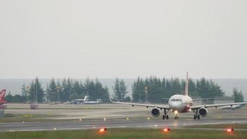 Airport airfield, AirAsia plane video