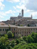 vista de la ciudad de siena foto