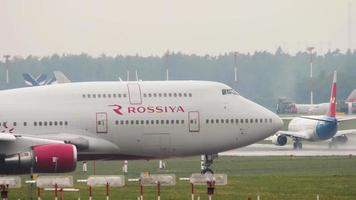 jumbojet rossiya taxining video