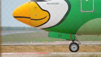 nok air boeing 737 taxiën video