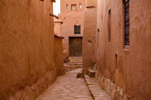 kasbah ait ben haddou en marruecos. fortalezas y casas de barro tradicionales del desierto del sahara. foto