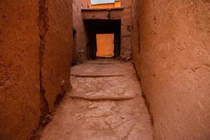 kasbah ait ben haddou en marruecos. fortalezas y casas de barro tradicionales del desierto del sahara. foto