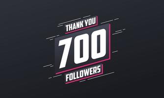 gracias 700 seguidores, plantilla de tarjeta de felicitación para redes sociales. vector