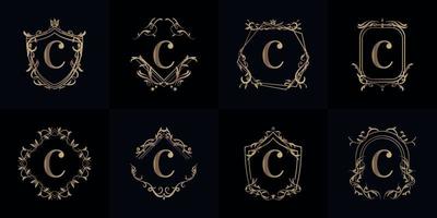 colección de logotipo inicial c con adorno de lujo o marco de flores vector