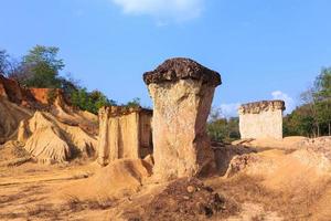 parque forestal phae mueang phi, phrae, tailandia foto