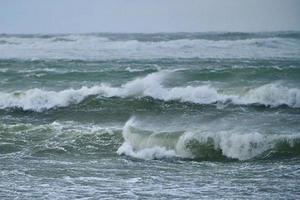 Icelandic sea waves photo