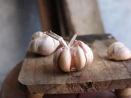 Garlic has many health properties and seasonings for cooking photo