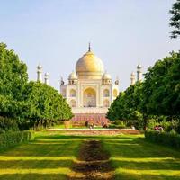 taj mahal una de las maravillas del mundo vista desde el lado del jardín mehtab bagh, taj mahal, agra, uttar pradesh, india, vista de día soleado foto