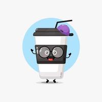 lindo personaje de taza de café con sombrero vector