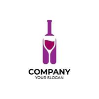 diseño de logotipo de botella de vino vector