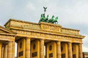 hdr brandenburger tor puerta de brandenburgo en berlín foto