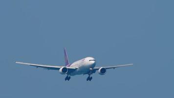 Thai Airways flies in the blue sky video