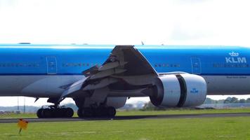 klm boeing 777 atterrissage video