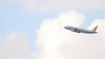 Airplane Airbus 320 take-off video