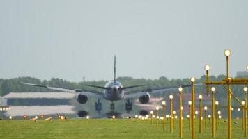 aereo atterrato, vista posteriore video