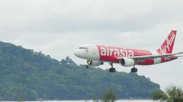 flugzeug airasia ankommen video