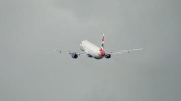 British Airways Airbus A321 departure video