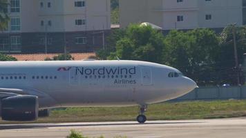 Airbus A330 Nordwind taxiing video