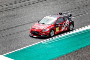 buriram, tailandia, 7 de octubre, carreras en equipo durante la carrera autobacs super gt round7 burirum united super gt race en el circuito internacional de chang, super gt race 2017, en buriram, tailandia. foto