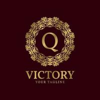 letter Q crest organic luxury circular plants vector logo design