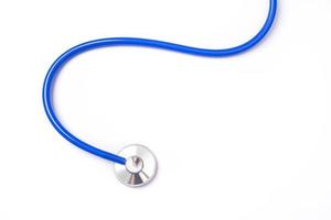 estetoscopio azul,objeto de equipo médico,aislado sobre fondo blanco. concepto de diseño médico, corte, ruta de recorte, vista superior, toma de estudio. foto
