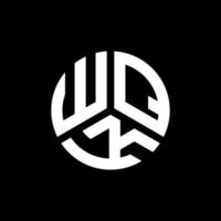 diseño de logotipo de letra wqk sobre fondo negro. concepto de logotipo de letra de iniciales creativas wqk. diseño de letras wqk. vector
