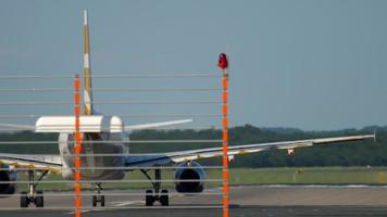 Airplane turn runway before departure video