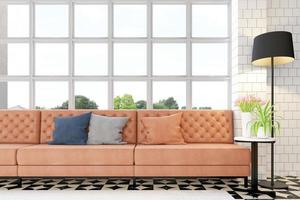 sala de estar con sofá de cuero naranja de lujo y lámpara de pie negra, mesa auxiliar y jarrón de flores, ventanas blancas y vidrio transparente. representación 3d foto