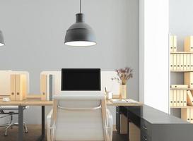 sala de oficina con escritorio y pc minimalista, lámpara colgante, pared gris y suelo de madera. representación 3d