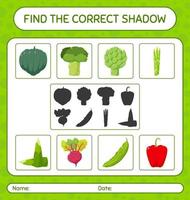 encuentra el juego de sombras correcto con vegetales. hoja de trabajo para niños en edad preescolar, hoja de actividades para niños vector